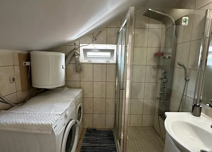 Lena's Corner Mostar